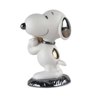 Snoopy Sculpture