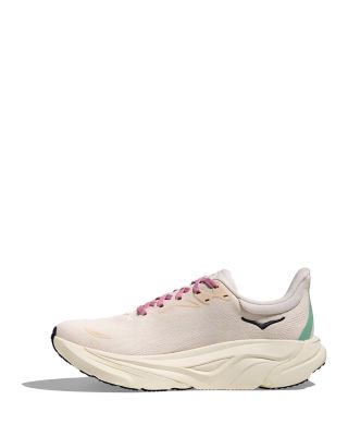 Women&#39;s Arahi 8 Running Sneakers