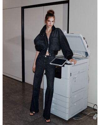 Super Black Mid Rise Wide Leg Jeans in Black