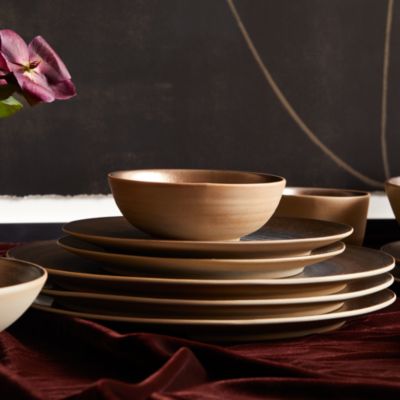 Akita Stoneware 16 Piece Dinnerware Set, Service for 4