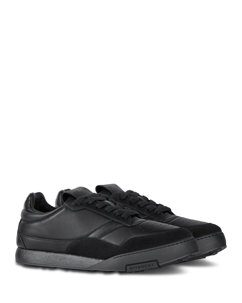 Givenchy Men's Sneakers in Black