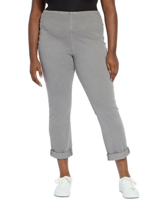 Pull-On Boyfriend Jeans in Mid Wash