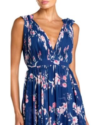  Pleated Chiffon Sleeveless V-Neck Gown