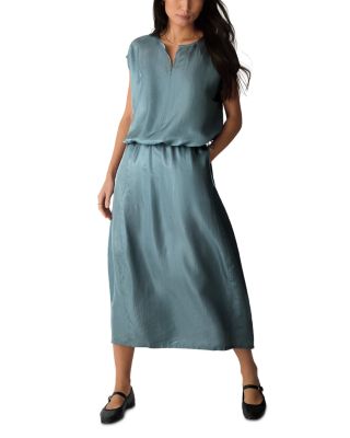 Lightweight Satin Shimmer Split Neck Square Top