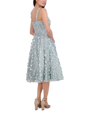 3D Appliqu&eacute; Sleeveless Midi Dress