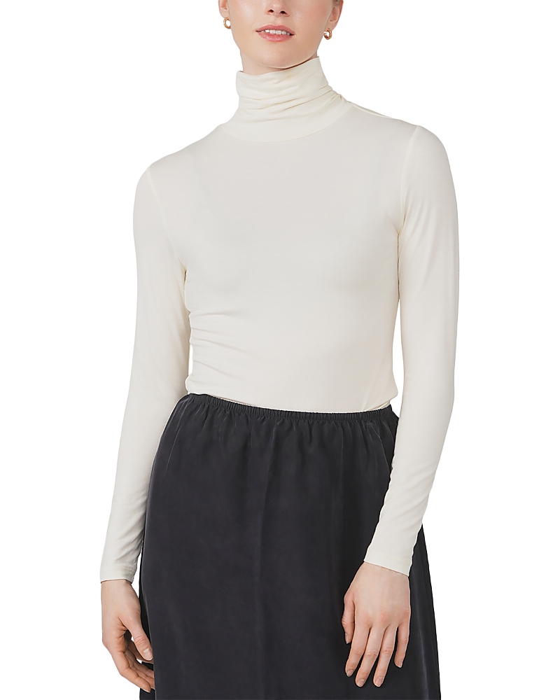 Point Stretch Knit Turtleneck In Cream