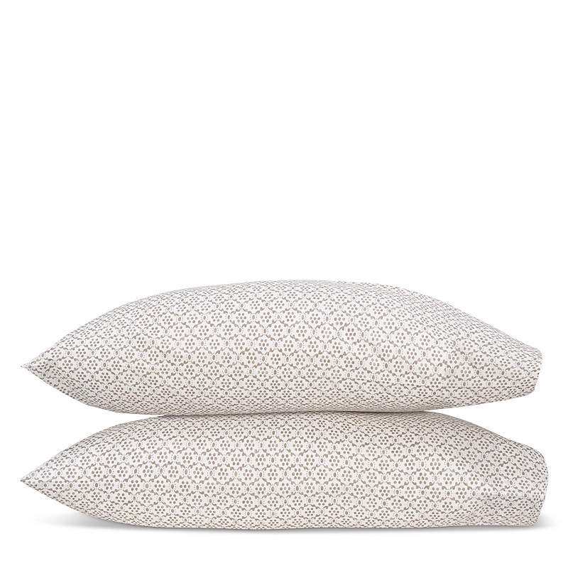Matouk Laksha Standard Pillowcase In Oak