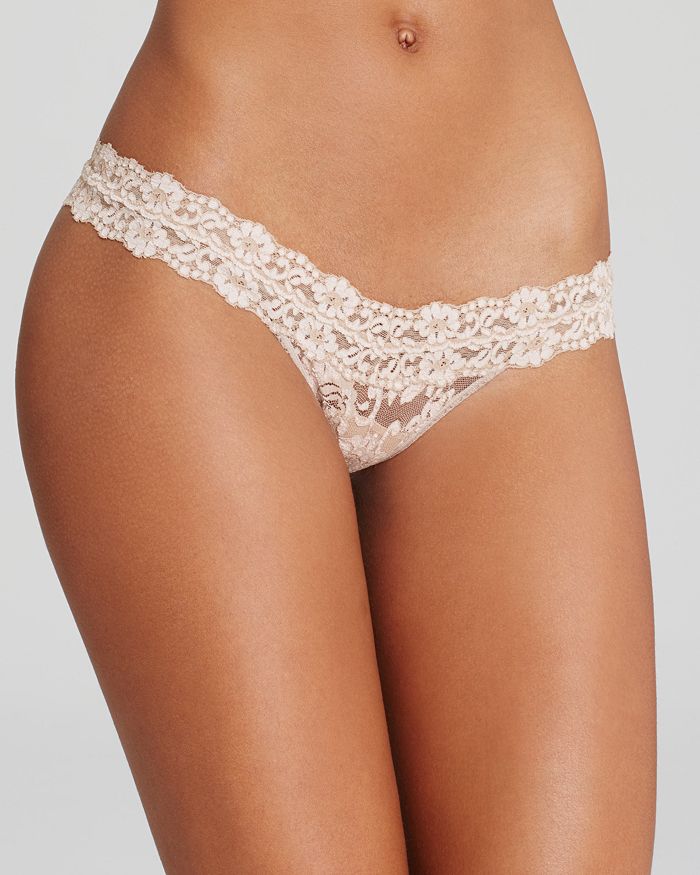 Hanky Panky Cross-dyed Signature Lace Low-rise Thong In Taupe