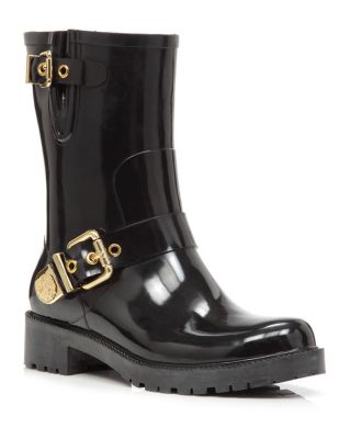 VINCE CAMUTO Hinch Rubber Rain Booties 