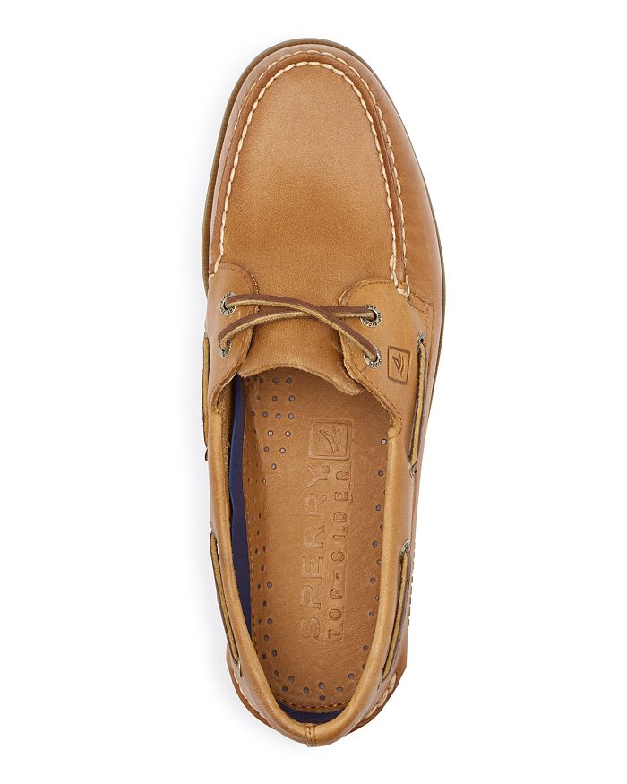sperry nutmeg
