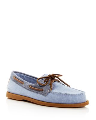 sperry chambray boat shoe