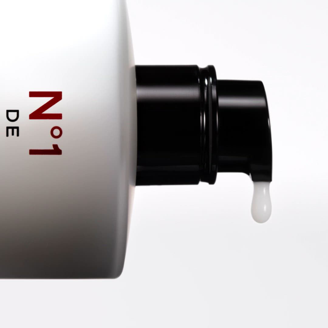 CHANEL N°1 DE CHANEL REFINING EMULSION Refines Skin Texture