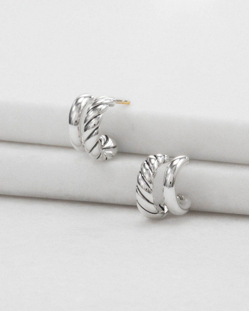 14kgf シュガーパームルートピアス David Yurman DY Mercer Double Hoop Huggie Earrings in Sterling