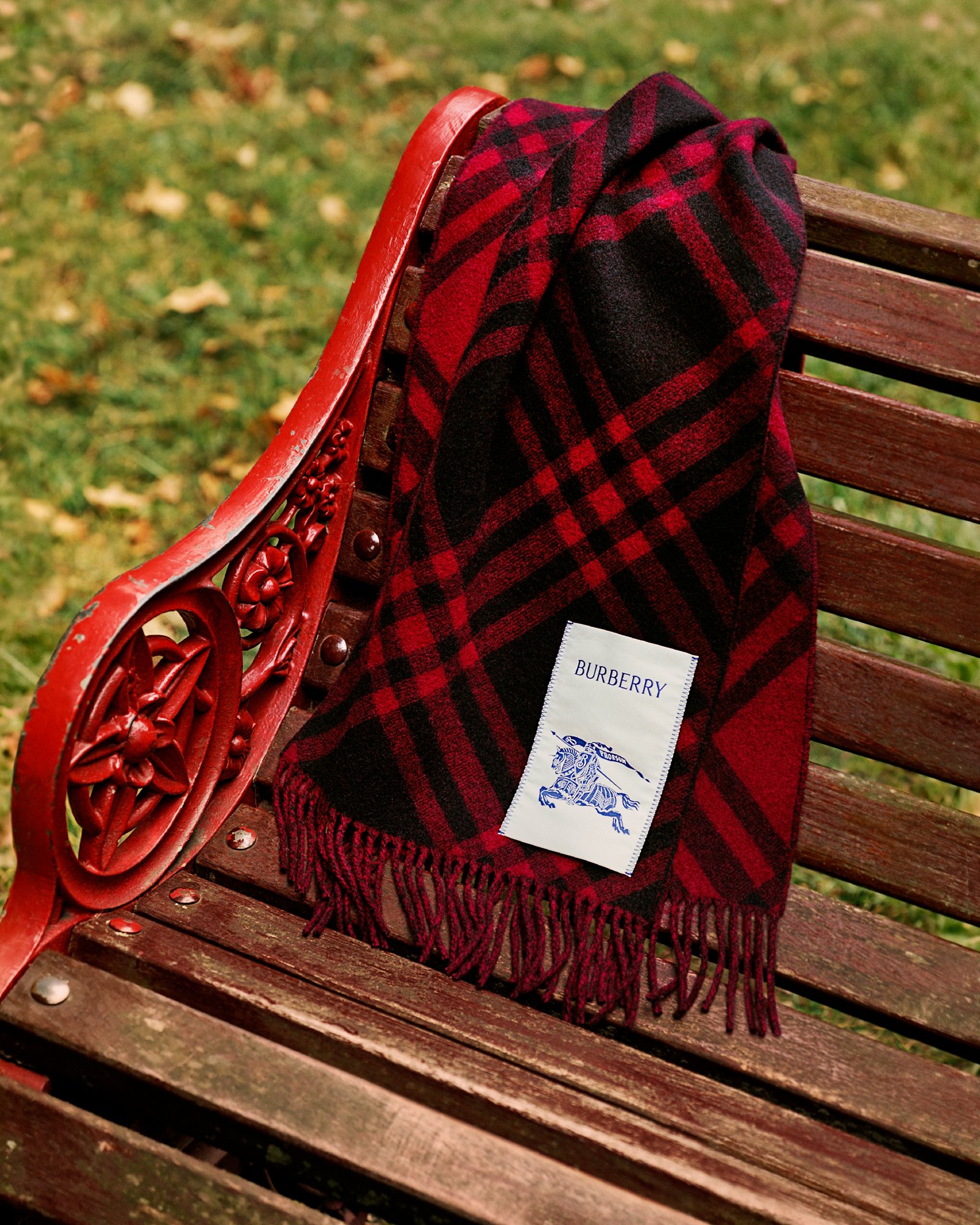 Burberry Brit フード付きポンチョ バーガンディ ブランドショップ spindle / バーバリー BURBERRY ボディバッグ