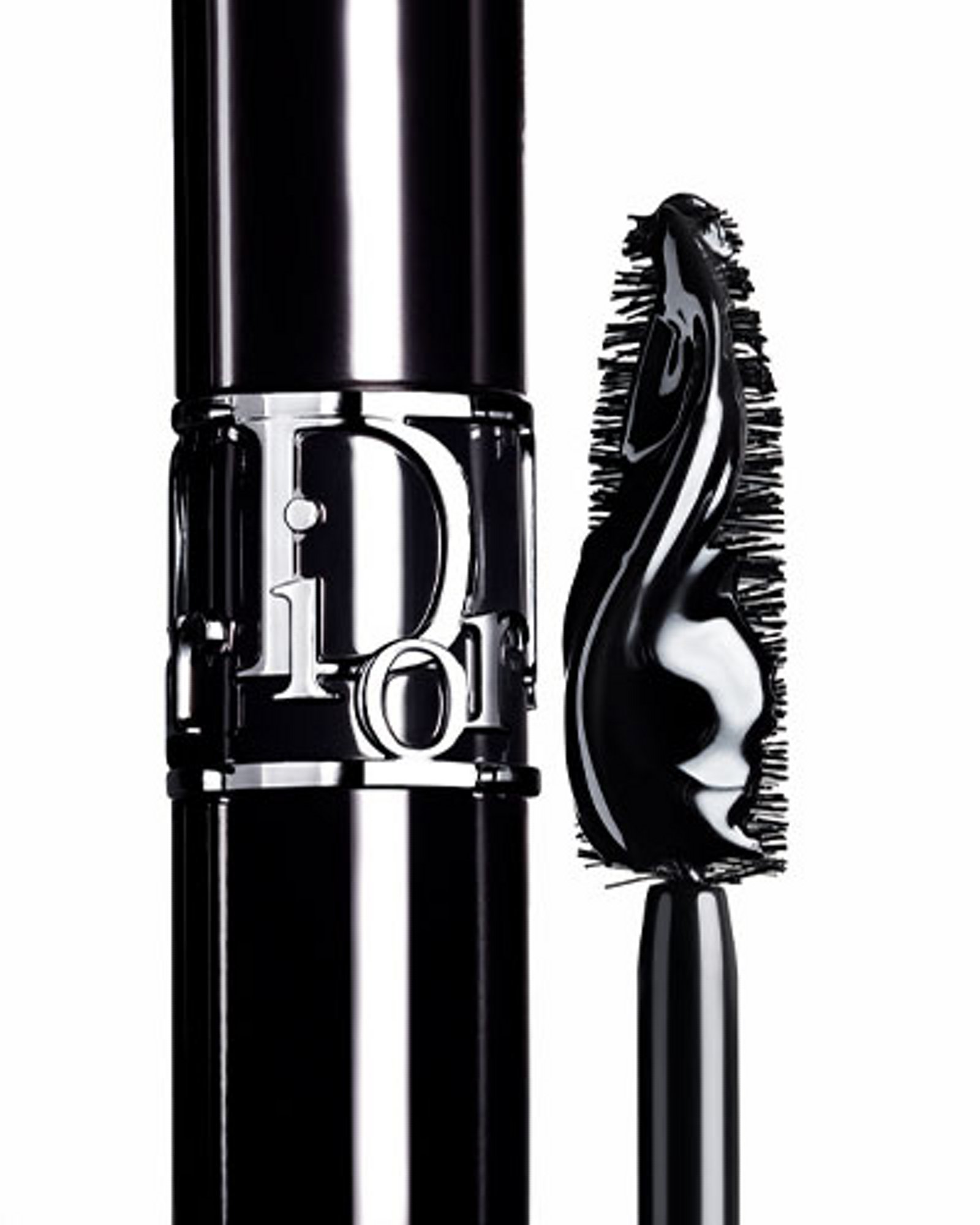 1 photo of closeup of Dior 24 Hour Buildable Volume Mascara.