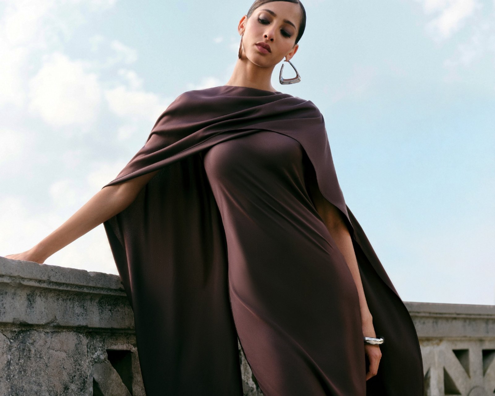 EXPLORE THE FALL WEDDING GUEST GUIDE.