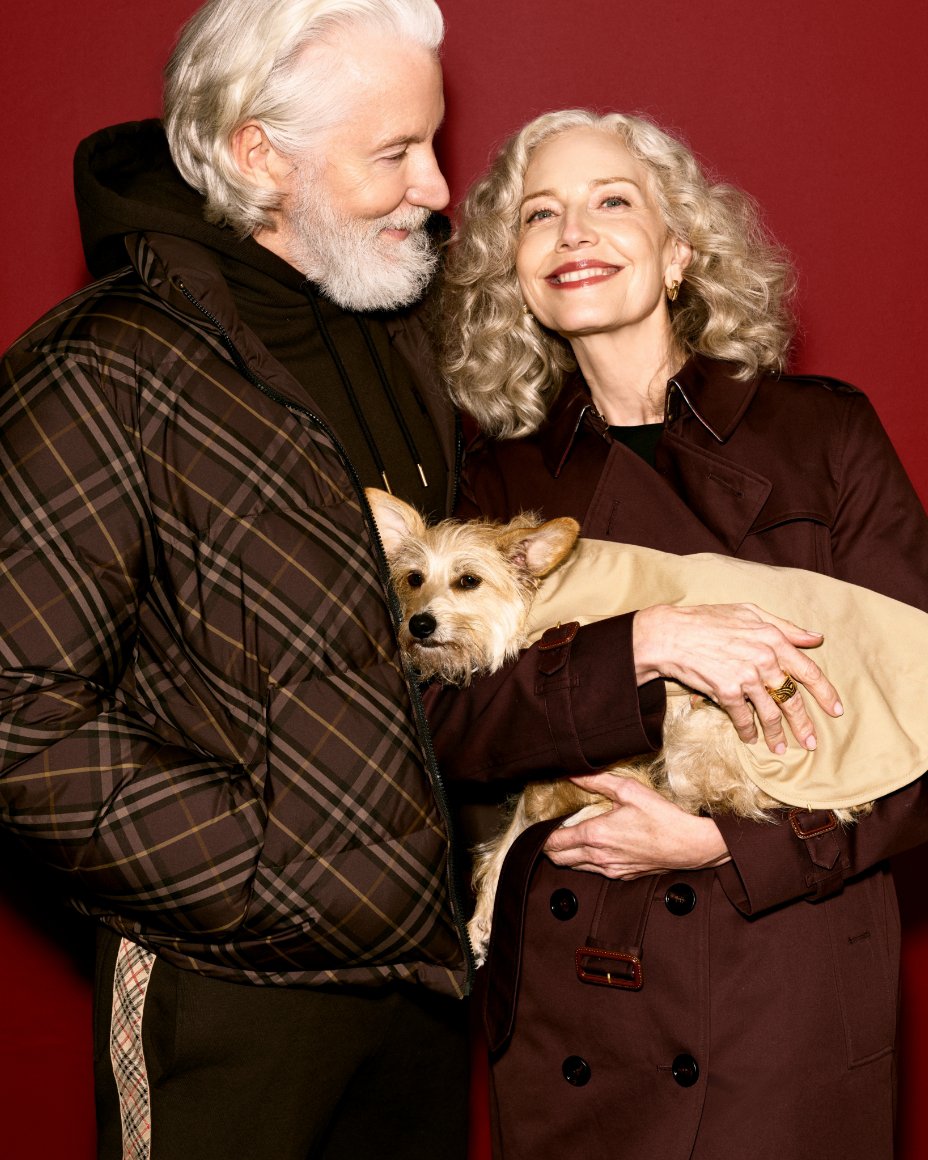 Trench coats. A house signature. Discover heritage styles for the whole family, pets included.