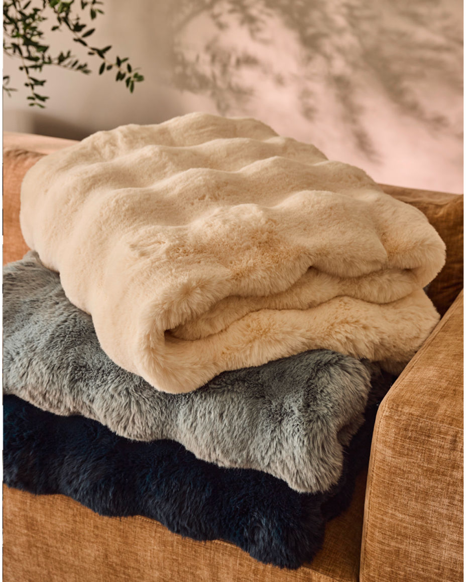 More holiday savings. 25 to 40% off throw blankets.
