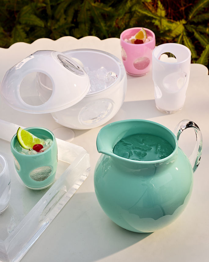 Melamine serveware on an outdoor table. Featured shops, the outdoor shop.