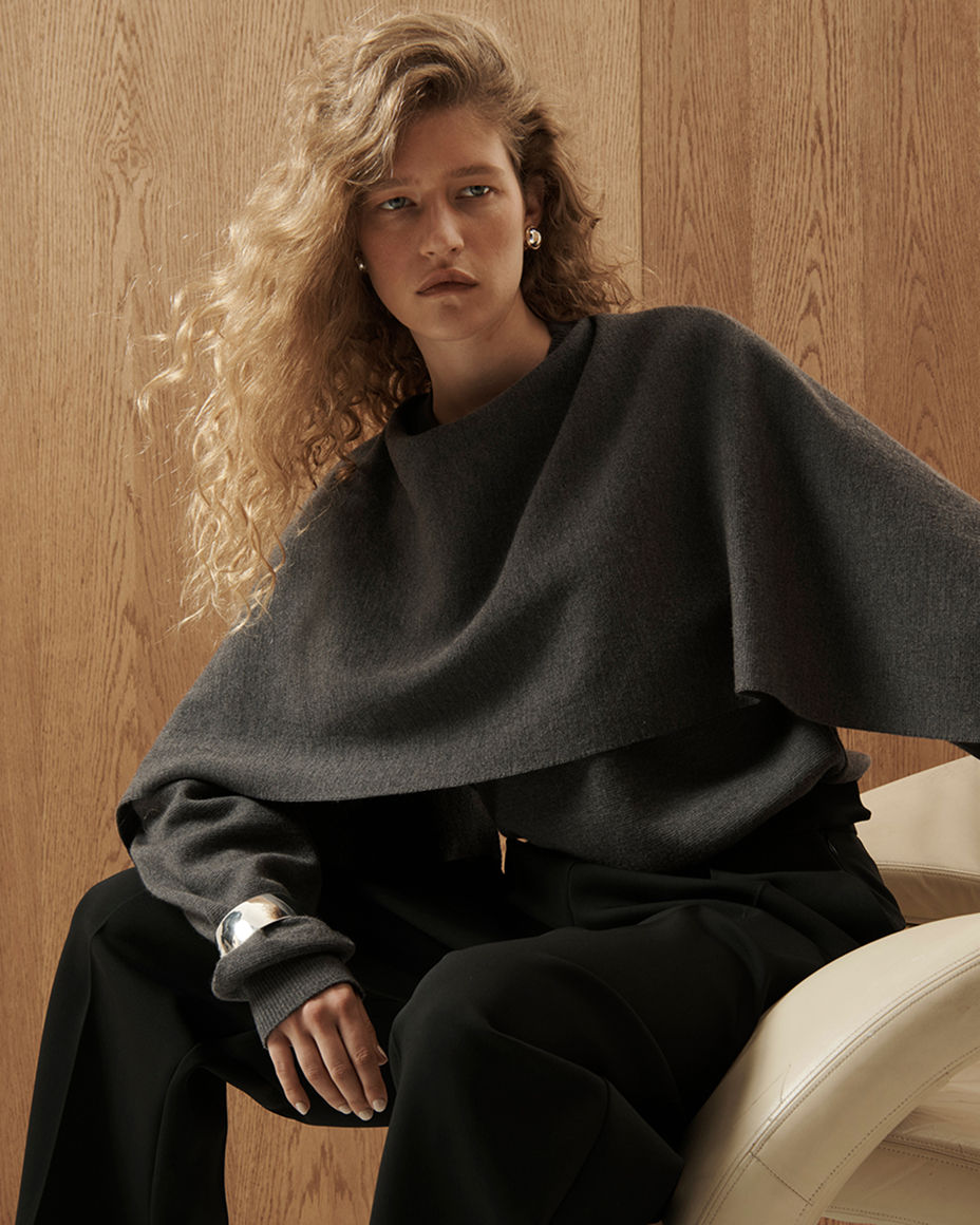 Fall trend Nouveau minimalism. Sculptural pieces that balance drama & restraint, from voluminous outerwear to streamlined accessories.