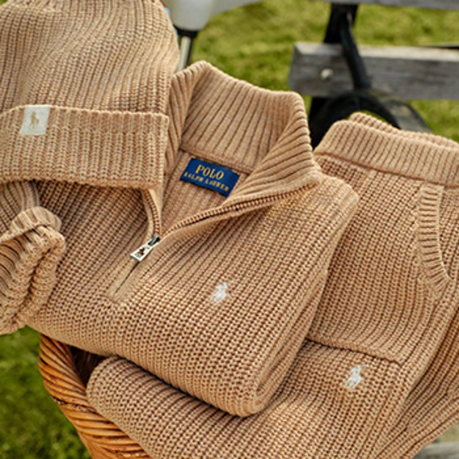 Polos